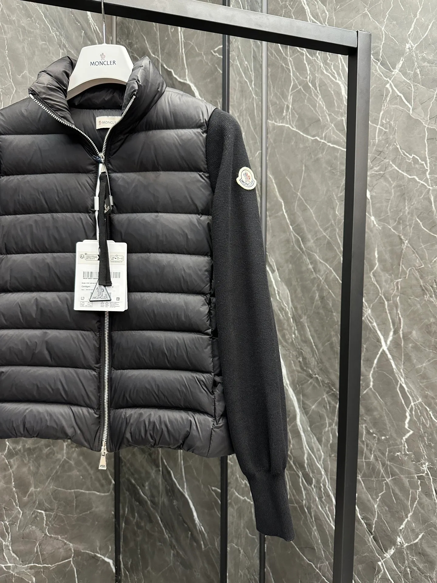 Moncler｜ ｜ ：White、Black、 Size：S、M、L、 !!! 。 ， ， !!! ， ， ！ ， ， ！ ， !!! ， 。 ， ， ， !